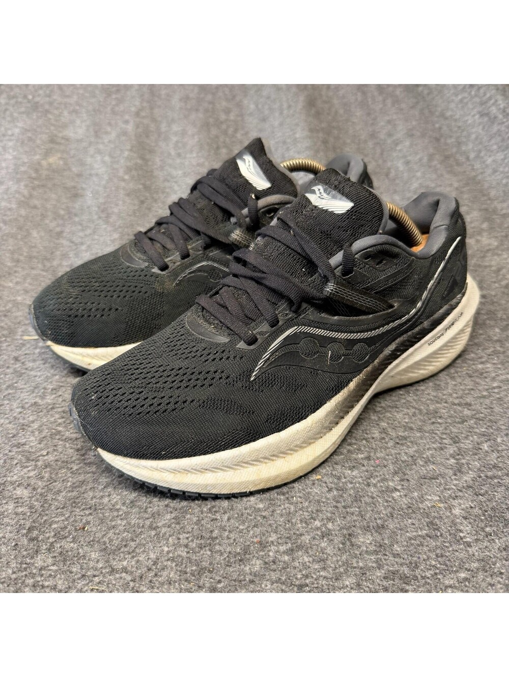 Saucony Triumph 20 Shoes Womens Size 8.5 Black Road Running Sneakers S10759-10